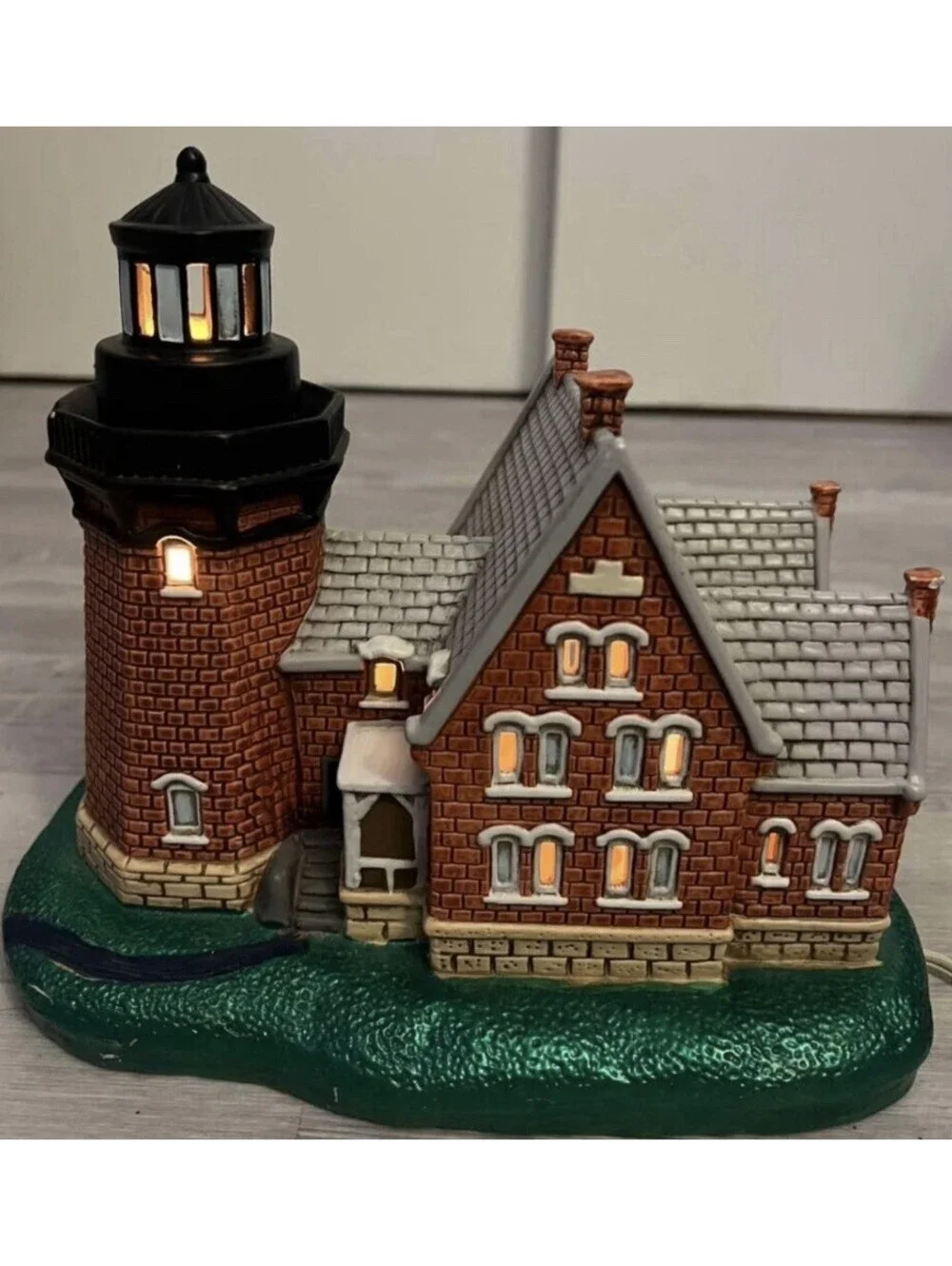 Geo.Z.Lefton block island southeast light portable lamp
